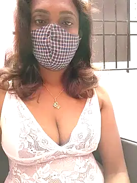 Snapshot of Queen-dhivya chatting on 02.01.26 Queen-dhivya online show from 02.01.26