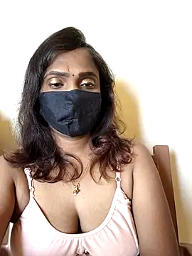 Snapshot of Queen-dhivya chatting on 02.05.26 Queen-dhivya online show from 02.05.26