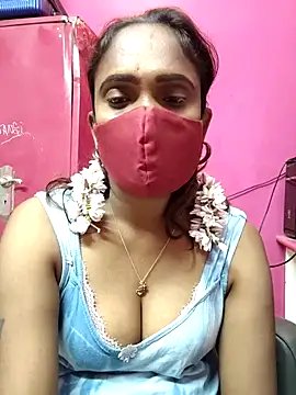 Snapshot of Queen-dhivya chatting on 02.14.26 Queen-dhivya online show from 02.14.26