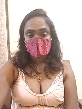 Snapshot of Queen-dhivya chatting on 02.19.26 Queen-dhivya online show from 02.19.26