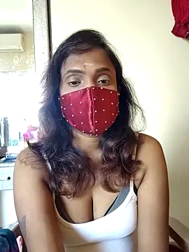 Snapshot of Queen-dhivya chatting on 03.04.26 Queen-dhivya online show from 03.04.26