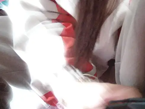 Snapshot of LunoChucki chatting on 11.25.25 LunoChucki online show from 11.25.25