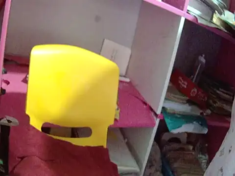 Snapshot of LunoChucki chatting on 12.17.25 LunoChucki online show from 12.17.25