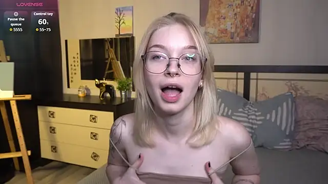 ShanelTunon online show from 11.05.25