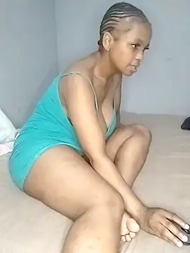 Snapshot of lineras chatting on 11.02.25 lineras online show from 11.02.25