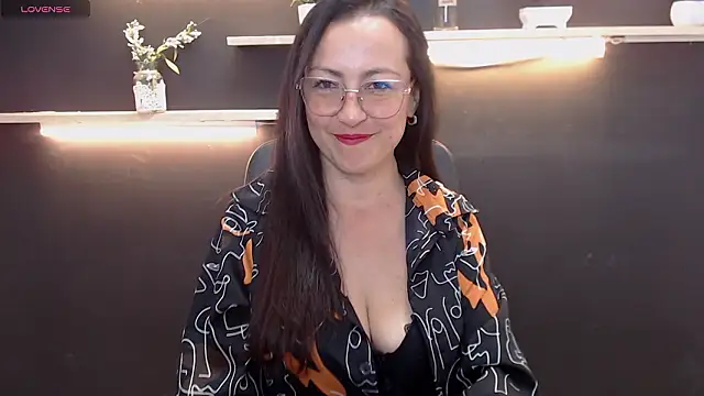 Lauryn Jones online show from 03.05.26