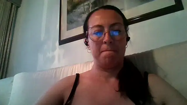 Lauryn Jones online show from 04.05.26