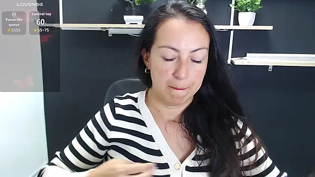 Lauryn Jones online show from 05.08.26