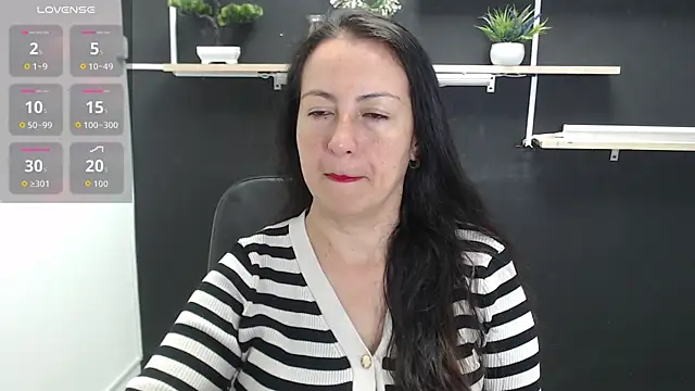 Lauryn Jones online show from 06.11.26