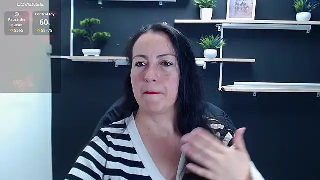 Lauryn Jones online show from 06.20.26