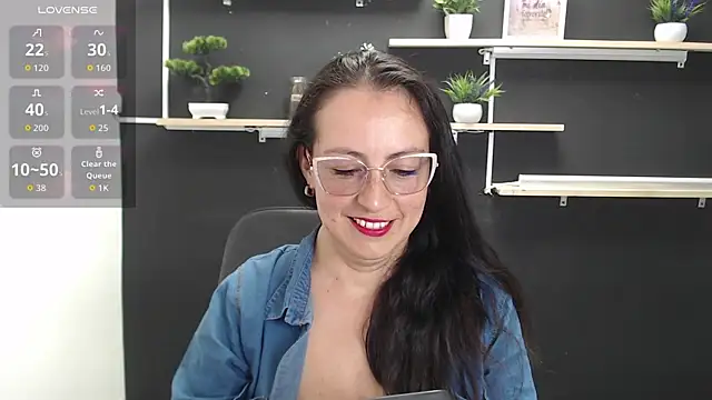 Lauryn Jones online show from 06.23.26