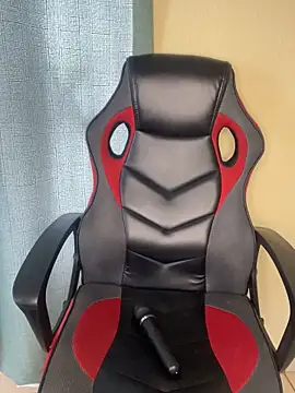 Snapshot of MiyaXo2 chatting on 11.29.25 MiyaXo2 online show from 11.29.25