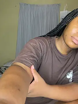 Snapshot of MiyaXo2 chatting on 02.22.26 MiyaXo2 online show from 02.22.26