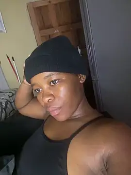 Snapshot of MiyaXo2 chatting on 03.18.26 MiyaXo2 online show from 03.18.26