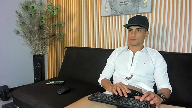 Snapshot of blaze_phoenix chatting on 11.07.25 blaze phoenix online show from 11.07.25