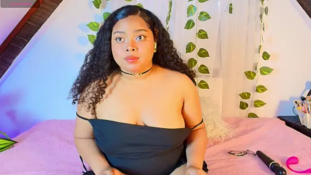 Snapshot of alanaa_gomezz chatting on 06.23.26 alanaa gomezz online show from 06.23.26