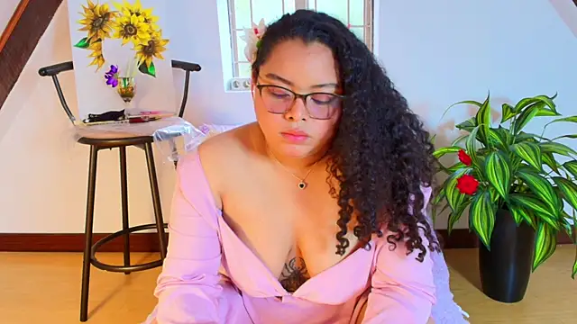 Snapshot of alanaa_gomezz chatting on 07.25.26 alanaa gomezz online show from 07.25.26