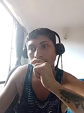 Snapshot of jvbello chatting on 11.02.25 jvbello online show from 11.02.25