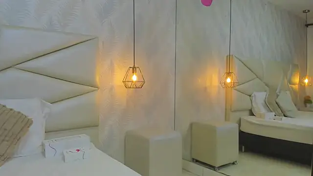 laurettedela rouse online show from 11.14.25