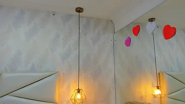 laurettedela rouse online show from 11.15.25