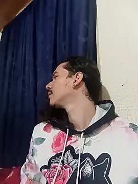 Snapshot of OnixAgata0 chatting on 11.13.25 OnixAgata0 online show from 11.13.25