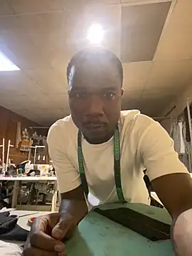 Snapshot of Ndodemnyama@xh chatting on 11.03.25 Ndodemnyamaxh online show from 11.03.25