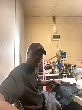 Snapshot of Ndodemnyama@xh chatting on 11.06.25 Ndodemnyamaxh online show from 11.06.25