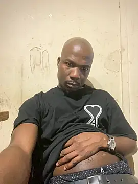 Snapshot of Ndodemnyama@xh chatting on 11.08.25 Ndodemnyamaxh online show from 11.08.25