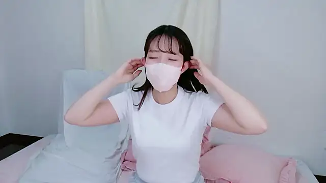 Snapshot of Sana_84 chatting on 02.19.26 Sana 84 online show from 02.19.26