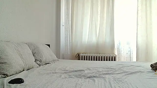 Snapshot of CharmingPearl chatting on 11.24.25 CharmingPearl online show from 11.24.25