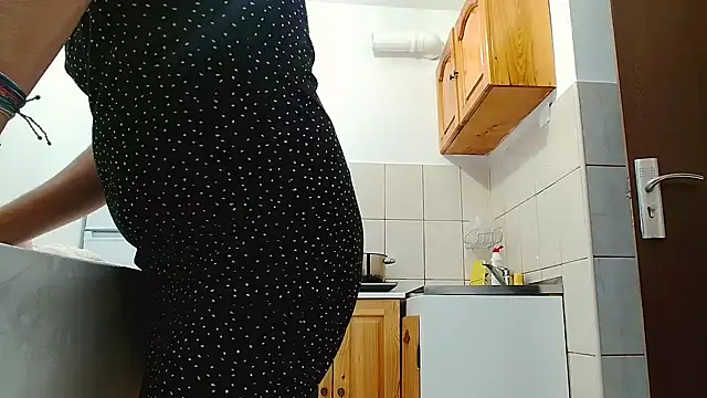 Snapshot of CharmingPearl chatting on 11.29.25 CharmingPearl online show from 11.29.25