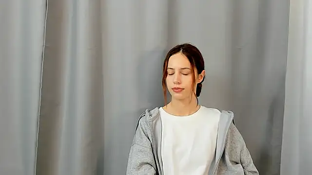 Snapshot of KylieVrable chatting on 11.03.25 KylieVrable online show from 11.03.25