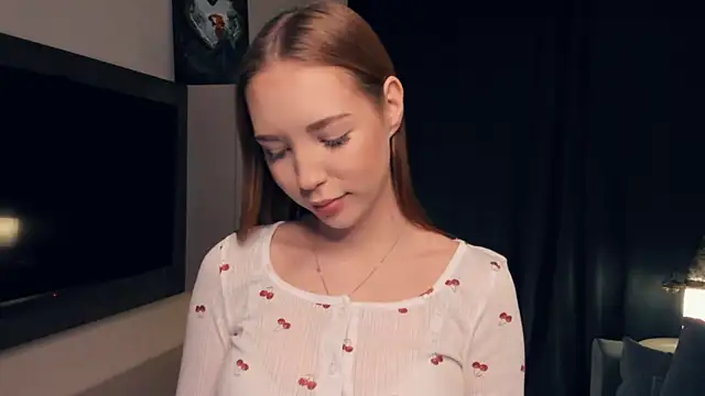 Snapshot of MerlePalaia chatting on 11.14.25 MerlePalaia online show from 11.14.25