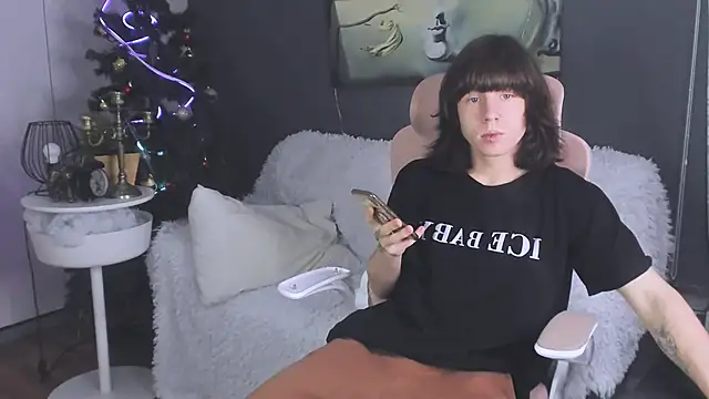 Snapshot of CutieKai_ chatting on 01.10.26 CutieKai online show from 01.10.26