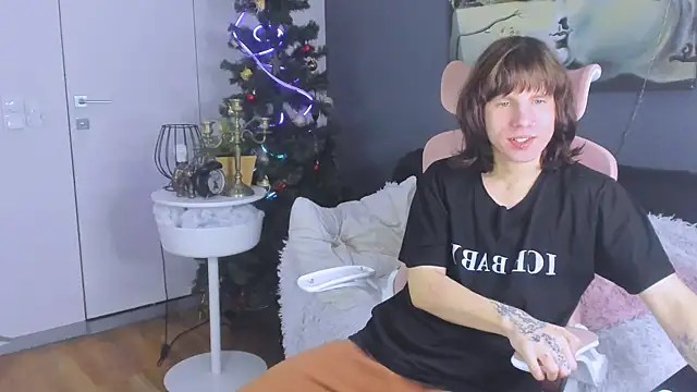 Snapshot of CutieKai_ chatting on 01.12.26 CutieKai online show from 01.12.26