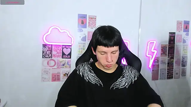 Snapshot of CutieKai_ chatting on 04.07.26 CutieKai online show from 04.07.26