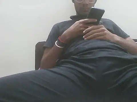 Snapshot of Bull_Dick_69 chatting on 11.15.25 Bull Dick 69 online show from 11.15.25