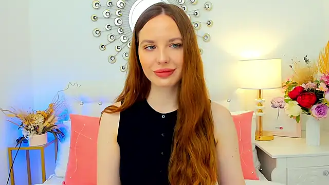 Snapshot of MonaRicci chatting on 06.19.26 MonaRicci online show from 06.19.26