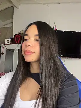 Snapshot of Milleradhara24 chatting on 12.16.25 Milleradhara24 online show from 12.16.25