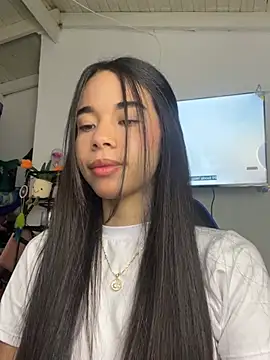 Snapshot of Milleradhara24 chatting on 02.25.26 Milleradhara24 online show from 02.25.26