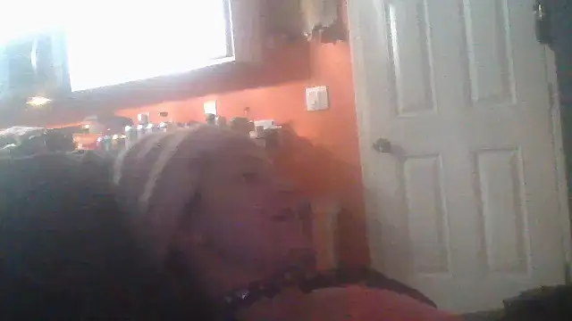 Snapshot of Brattyfootgirl chatting on 11.02.25 Brattyfootgirl online show from 11.02.25