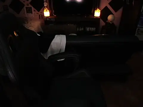 Snapshot of AtlasRise chatting on 11.03.25 AtlasRise online show from 11.03.25