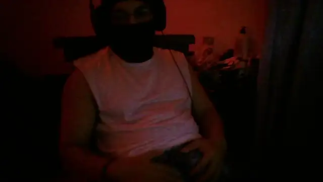 Snapshot of MaskedSeductions chatting on 11.05.25 MaskedSeductions online show from 11.05.25