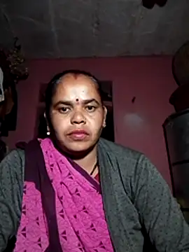 Snapshot of Hot_reeji8 chatting on 12.17.25 Hot reeji8 online show from 12.17.25