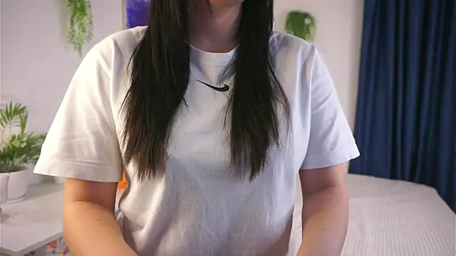 Snapshot of KittyVices chatting on 11.03.25 KittyVices online show from 11.03.25