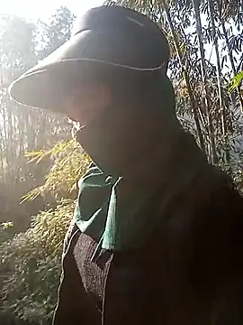 Snapshot of Mami_xxx chatting on 11.27.25 Mami xxx online show from 11.27.25