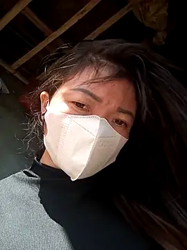 Snapshot of Mami_xxx chatting on 11.29.25 Mami xxx online show from 11.29.25