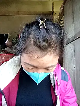 Snapshot of Mami_xxx chatting on 12.01.25 Mami xxx online show from 12.01.25