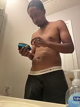 Snapshot of your_pervy_son chatting on 11.17.25 your pervy son online show from 11.17.25