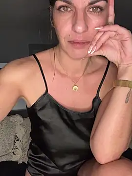 Snapshot of AsphericSquawk chatting on 11.28.25 AsphericSquawk online show from 11.28.25